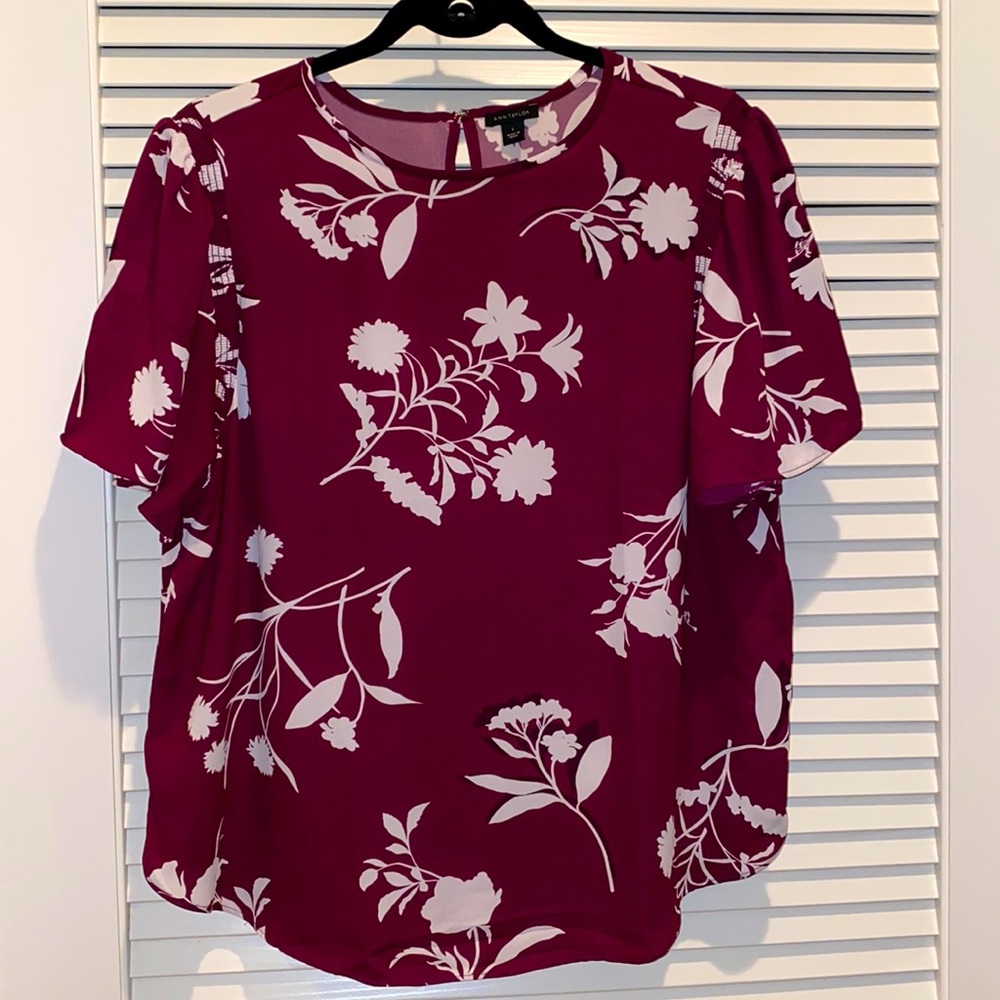 Ann Taylor- Mixed Material Blouse - L